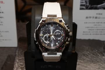 G-SHOCK、兜「衝撃丸-皚-」デザインのMR-G「MRG-B2000SG」