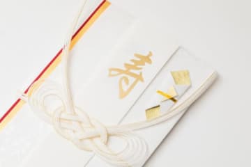 結婚祝いに3万円を送ったのに！　お返しをくれない友人に呆れた女性