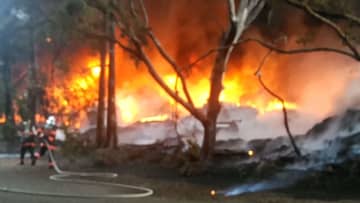 廃材置き場で火事 男性1人が軽傷　千葉・白井市