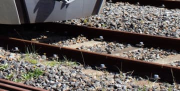 駅ホームから男性転落　直後に電車進入するも、ホーム下に潜り無事　市川大野駅