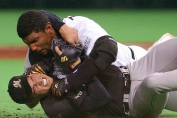 元ロッテ＆オリックス・セラフィニが殺人容疑で逮捕　両チーム「CS決戦」タイミングの報道にファン衝撃