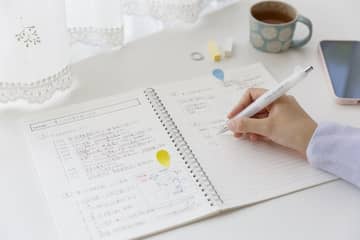 パイロット、「ドクターグリップ」に0.3mmの2タイプ　ノック不要