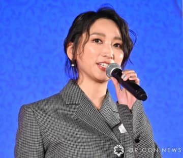 杏、抜群スタイルに会場ざわめき　パンツコーデでクールに登場　ファンに地声で感謝も