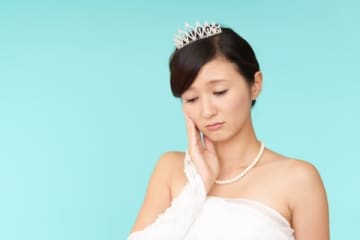 結婚式の集合写真、花嫁の隣に親戚の子ども　連れ子みたいになって落胆した女性