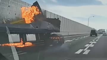 「あと1秒遅ければ巻き添え」“斜め横走行中”のトレーラー炎上　停車中トラックに追突し…運転手語る恐怖の瞬間