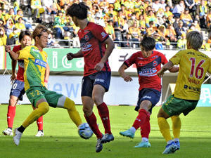 いわきFC、残留持ち越し　前半で退場者、攻守粘ったが...千葉に惜敗