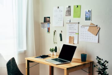 コクヨ、石こうボードの壁をマグネットがつけられる空間にするキット