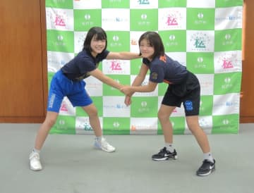 吉田姉妹、レスリング全国V　小6埜愛さん、小5玲衣さん　松戸市長「目指せ五輪」