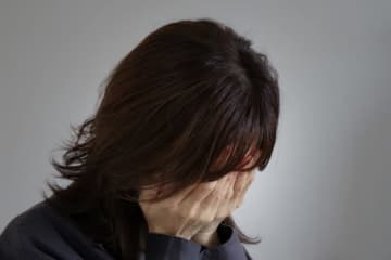 衝撃！「寝室からオンナが下着のまま出てきました」不倫された妻たち