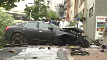 【独自】高級外車「マセラティ」を大破させ逃走　東京・港区の路上に大量の覚醒剤残し…販売目的で所持の疑いで男逮捕