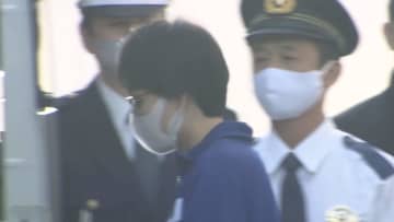バスタオルなど6点万引き…取り押さえようとした男性の腕にかみつく　シンガポール国籍の客室乗務員の女を逮捕