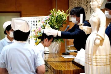 25年に閉校…最後の戴帽式　夷隅准看護師学校　21人、実習控え精進誓う