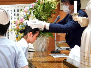 25年に閉校…最後の戴帽式　夷隅准看護師学校　21人、実習控え精進誓う