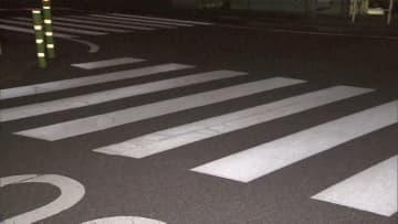 歩行中の母子はねられ女児死亡　運転手の女逮捕 千葉・四街道市