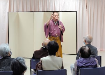落語家・桂米助さんが老人ホーム行脚　高齢者を笑いで元気に　出身の市原からスタート　軽妙トークで盛り上がる