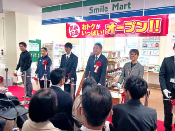 生徒運営のコンビニ「SmileMart」開店　市川大野高等学園校舎内で　発注や接客、特支生が担当　ファミマの協力受け地域に開放も
