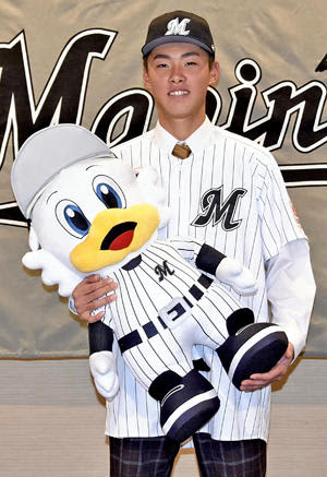 富山（会津北嶺）「まずは支配下に」　ロッテ育成5位、入団契約