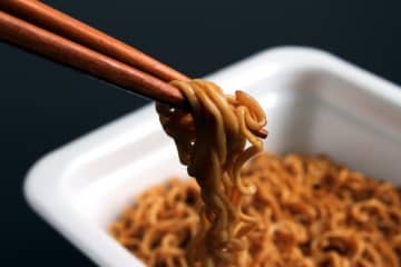 10～20代男女が「好きなカップ焼きそば」、濃厚ソースで西日本人気の高いU.F.Oを破ったのは？【トップ3】