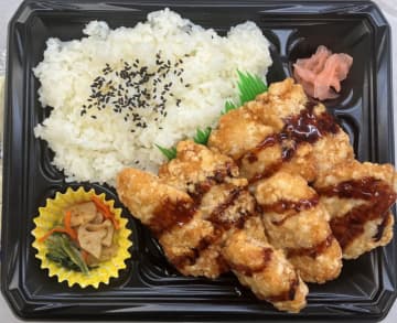 衣のサクッとした食感の竜田揚げが7つも入って食べ応えのある「鶏竜田弁当」、ミニストップが本日24日(金)発売