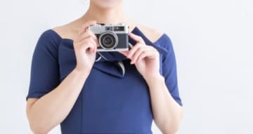 友人の結婚式でカメラマンをやったのに謝礼なし！ 「手作り感のある式」に振り回された女性