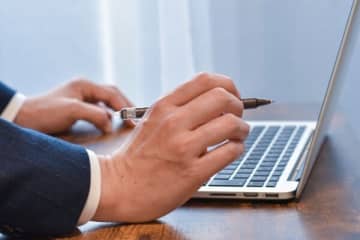 「お前か！責任者は！」客先で詰められて心が折れたエンジニア男性