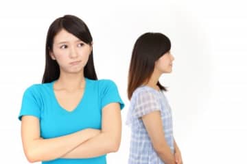 「クズ化してしまった親友と縁を切ることを決めました」DV彼氏と別れずにいる親友と絶縁した女性