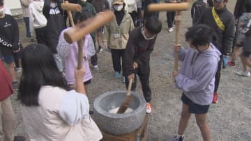         マラソンをしながら餅つき⁉　長崎市の小学校で20年以上続く「もちつきマラソン大会」《長崎》      