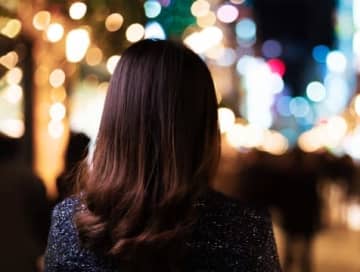 「19歳のときに39歳の人と不倫しました」憧れていた予備校講師からの誘いに乗ってしまった女性【前編】