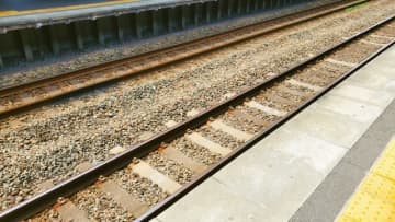 「これは正当防衛だ！」通勤中、駅でいきなり折り畳み傘で殴られた女性