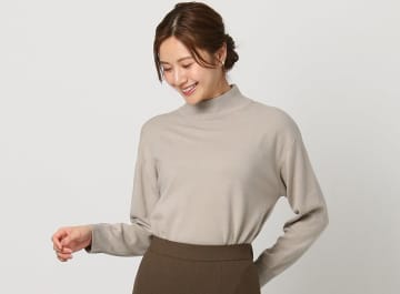洋服の青山、約3℃上昇で1枚でも暖かい「発熱ニット」