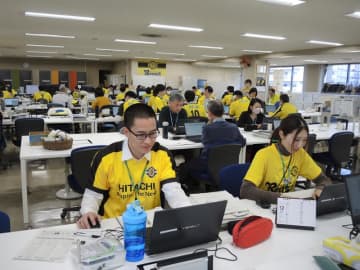 レイソルユニで天皇杯V応援　柏市役所、フラッグも　9日に決勝