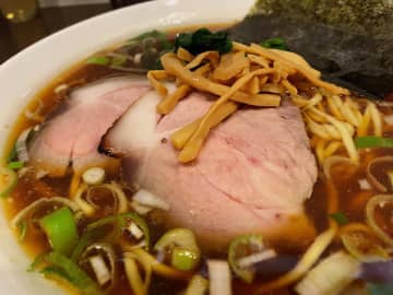 ラーメン店でハヤシライス！？松戸の三つ由でぜひご賞味あれ♪【醤油ラーメン】
