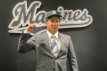 ロッテ加入の愛斗が入団会見「守備に絶対的自信」　吉井監督も期待「長打力不足解消を」