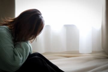 「そのまま音信不通に」友人の結婚式前日に倒れて入院、欠席したら絶縁された女性