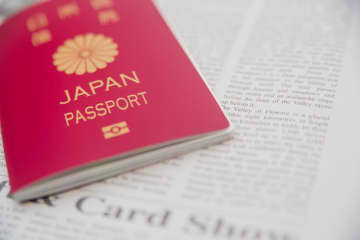 友人との旅行で「片道8万円の寝台特急」を提案されるも結局ドタキャンされ、海外で放置された女性