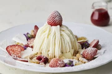 パンケーキに雪が降る！　人気NO．1のスイーツが冬バージョンに　「J．S．PANCAKE　CAFE」（酒々井町）
