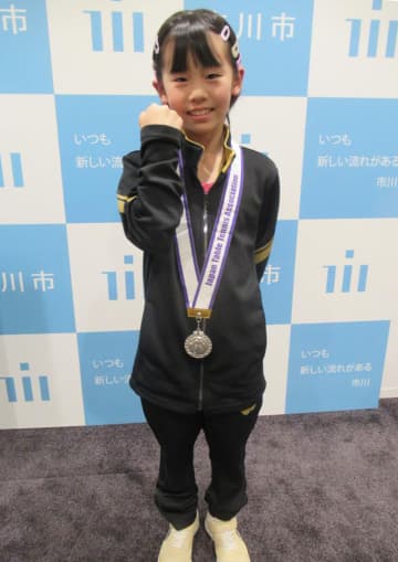 「夢は世界一になること」　市川の小3卓球少女・鈴木希華さん、全日本準Vを市長に報告　目指すは平野美宇選手