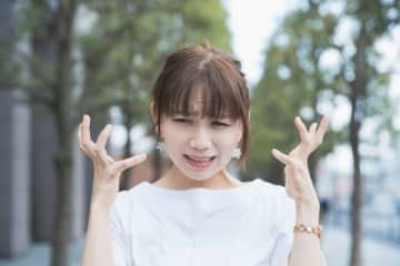 彼氏の位置情報を調べたらラブホ！ 女と出てくるのを待ち伏せて「背後からケリをくれてやりました」