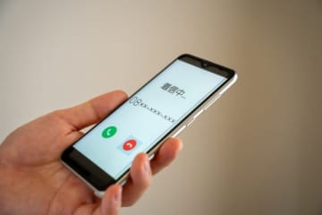 「奥さんから着信が何度も…」15歳年上の男性と不倫関係になった女性の回想