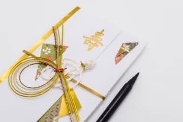 結婚式のご祝儀が4人で合計5万円だった友人達　「非常識すぎる」と親もドン引き