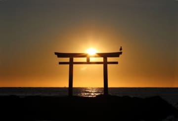 「恋人がほしい」恋愛・結婚より深刻な願いは？10～30代男女が「2024年の初詣でお願いしたいこと」【トップ3】