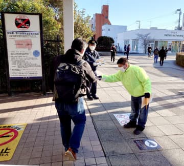 頭や胸、十数カ所刃物で刺され…　市原・経営者男性殺害から16年　「情報提供を」遺族らチラシ配布