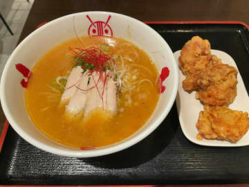 お客の大半は外国人！ 京都・烏丸、夜にだけ行列ができる飲食店の謎