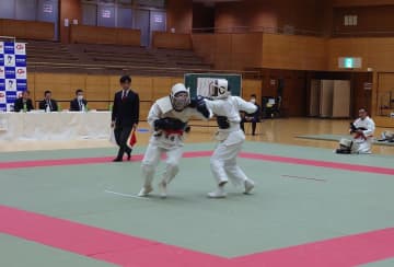 陸と海の警察が真剣勝負！　千葉県警と海保、逮捕術競う　人材確保へ初の交流試合　市原