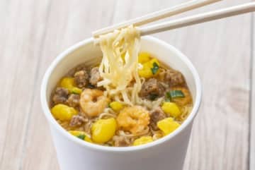 「夕食後にカップラーメンを食べる夫」妻のイライラに反響　「病気になりそう」と心配の声も
