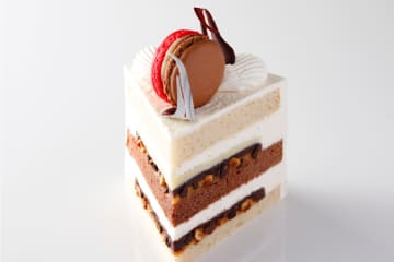 ホテルニューオータニ24年バレンタイン“スーパー”チョコレートケーキ＆ピエール・エルメのコラボBOX