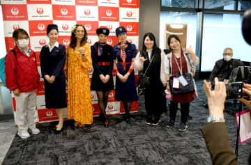 国際線旅客便運航70周年　日航、当時の航路再現飛行　成田では運航管理現場見学