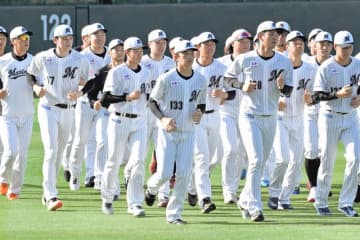 千葉ロッテ、球春到来　Vへ活気　石垣島でキャンプイン
