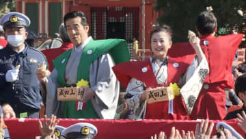 吉高由里子さん、大関・豊昇龍など参加　成田山新勝寺で「豆まき」被災地復興を祈念