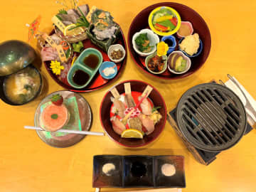 館山の魅力てんこ盛り　炙り海鮮丼24年度版できた！　市内4店、独自色も　昨年4月には累計13万食を達成